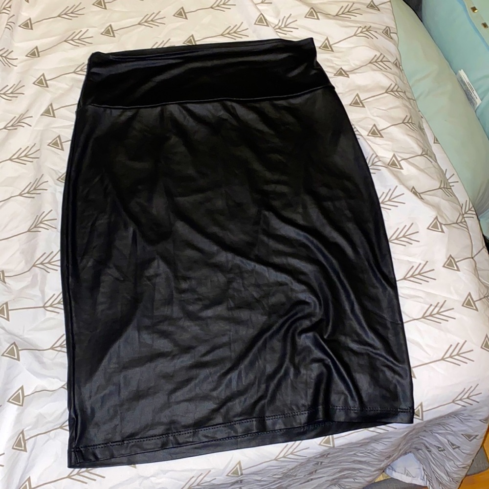 Womens faux lleather skirt